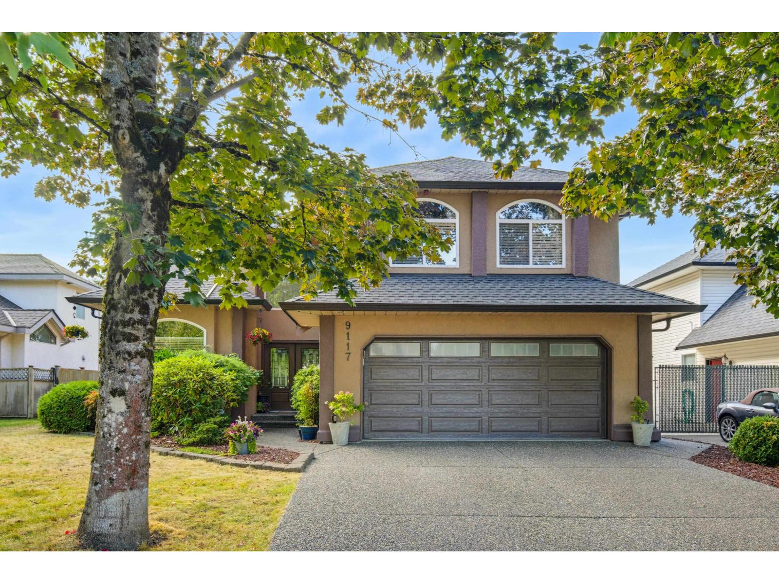 9117 207b Street Property Photo 2