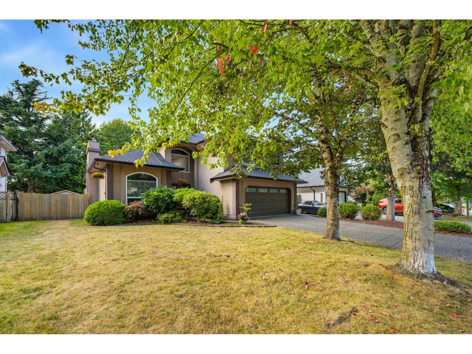 9117 207b Street Property Photo 4