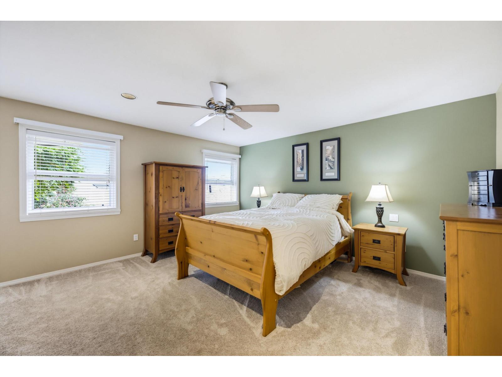 9117 207b Street Property Photo 23