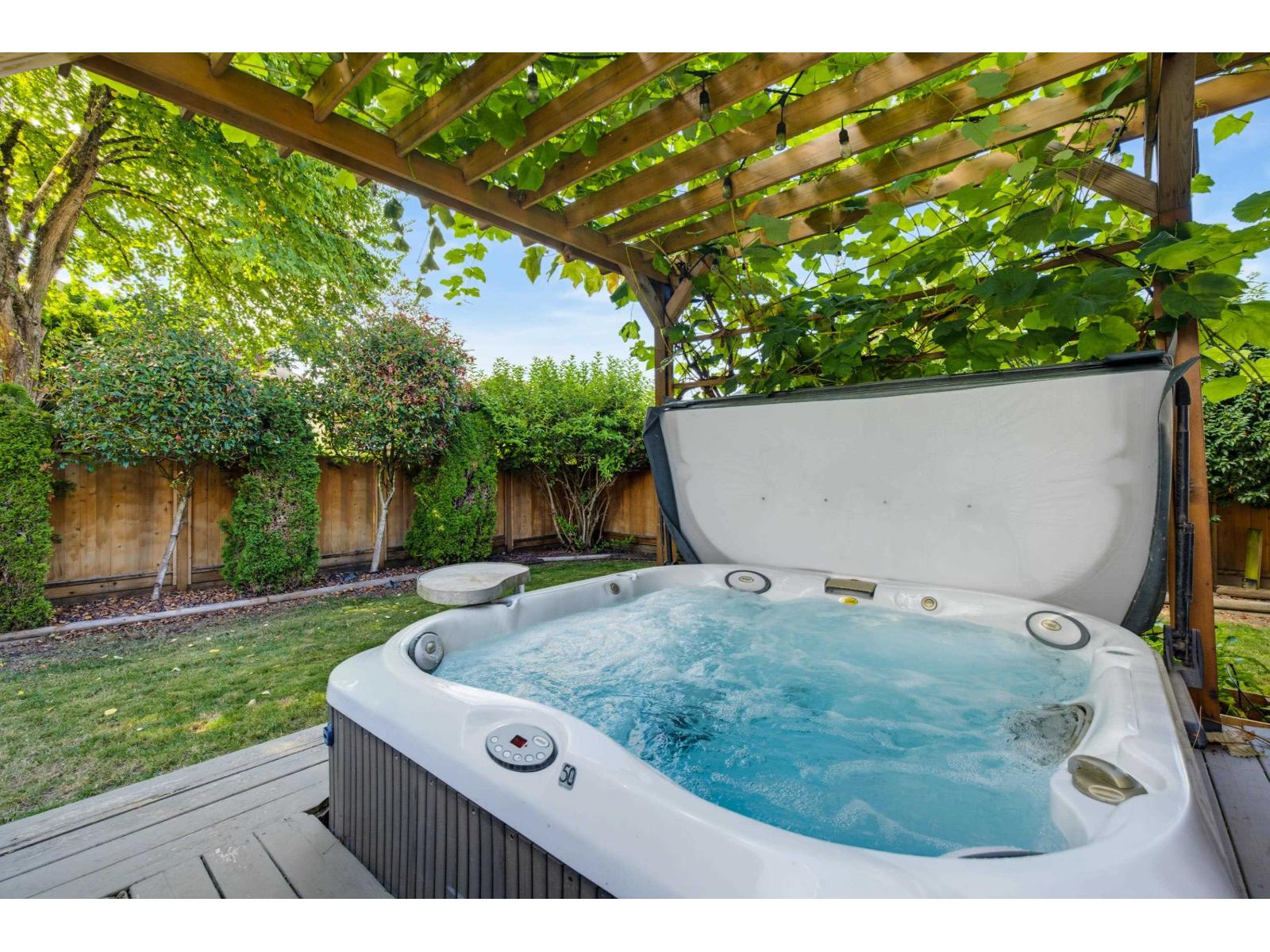 9117 207b Street Property Photo 36