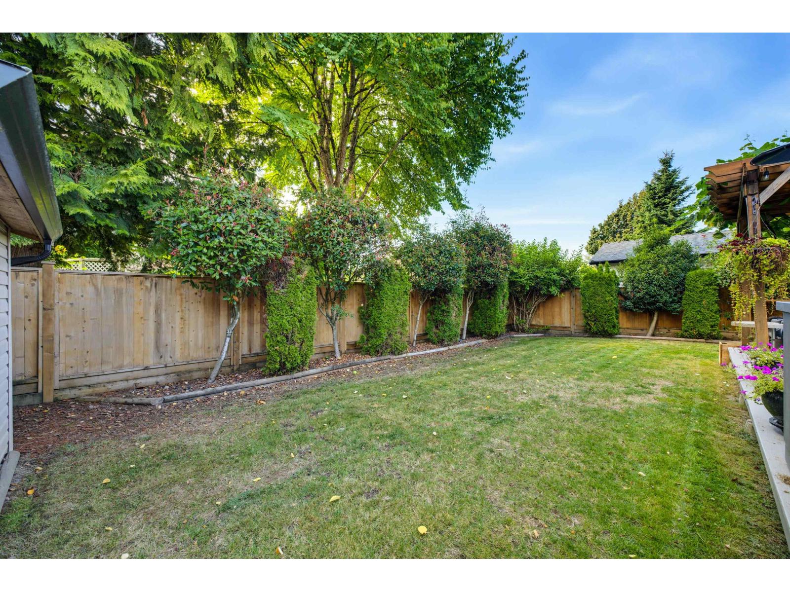 9117 207b Street Property Photo 37