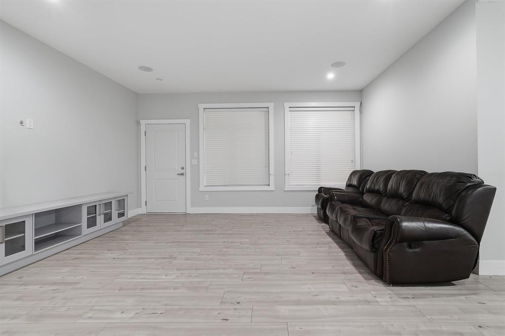 5735 144a Street Property Photo 34