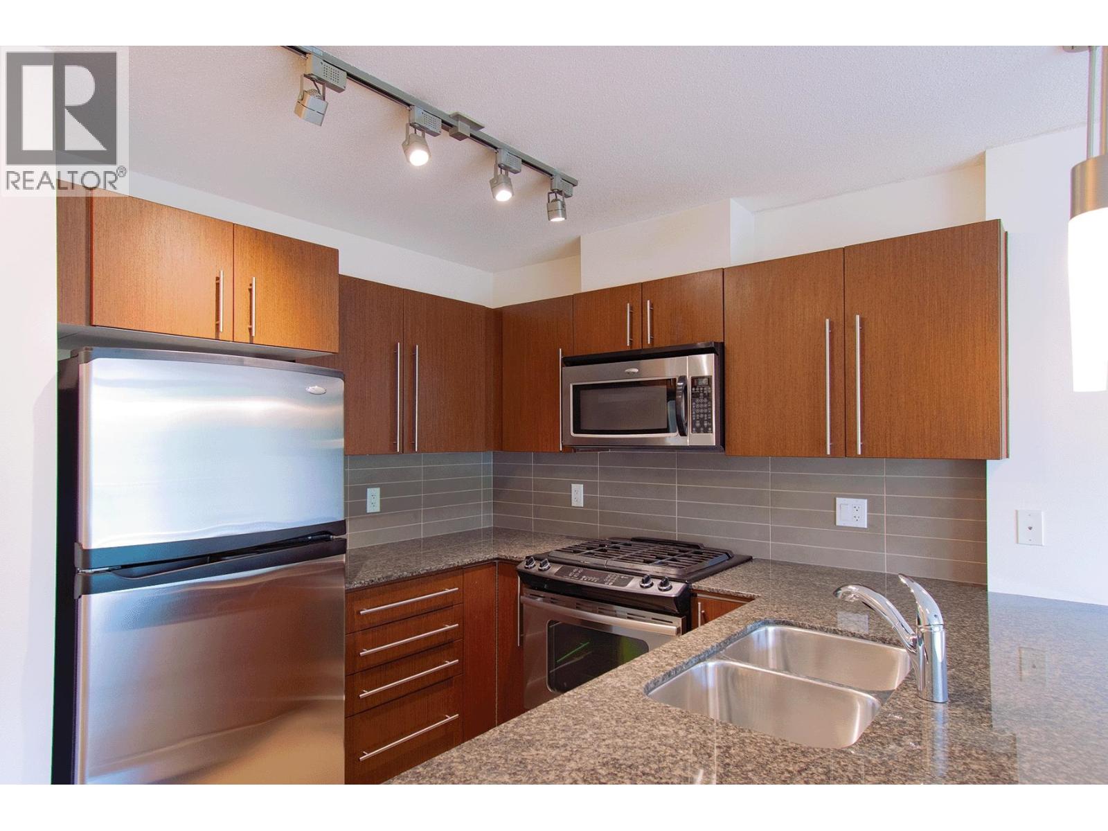 905 4888 Brentwood Drive Property Photo 1