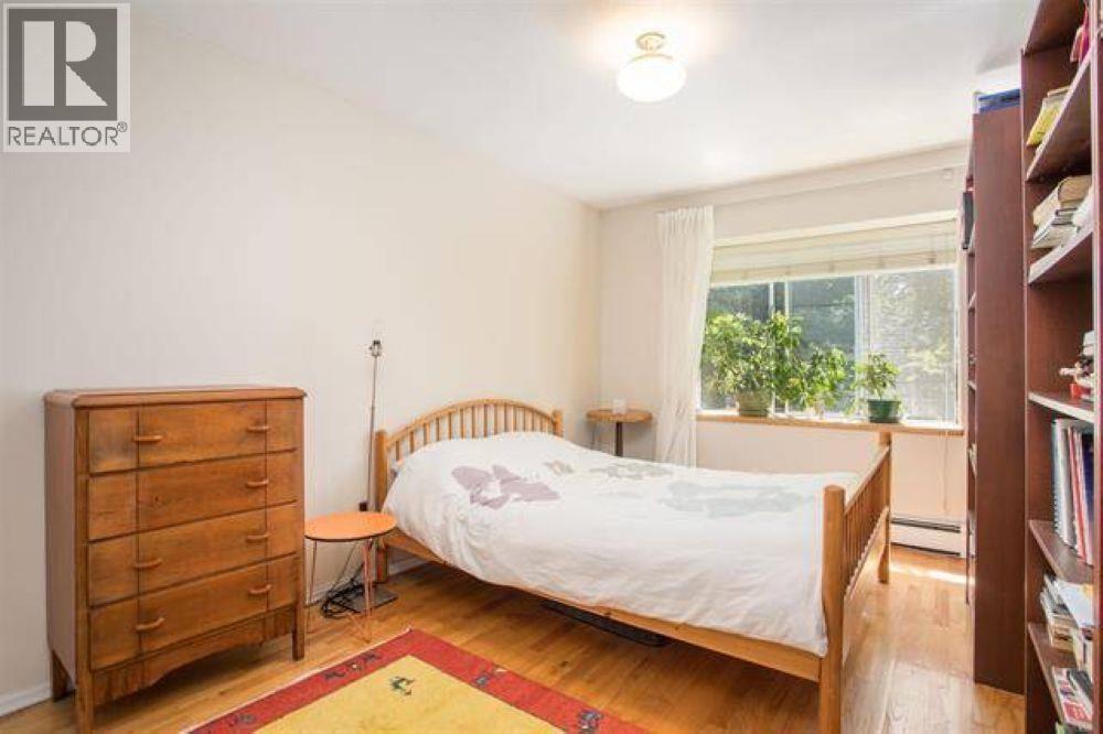 2945 W 12 Avenue Property Photo 7