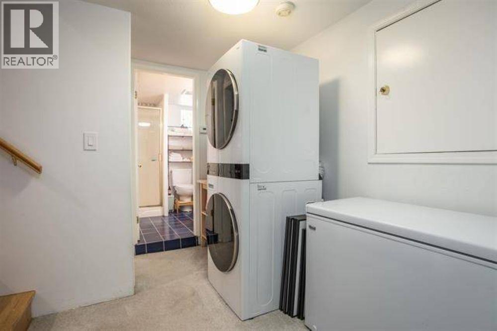 2945 W 12 Avenue Property Photo 9