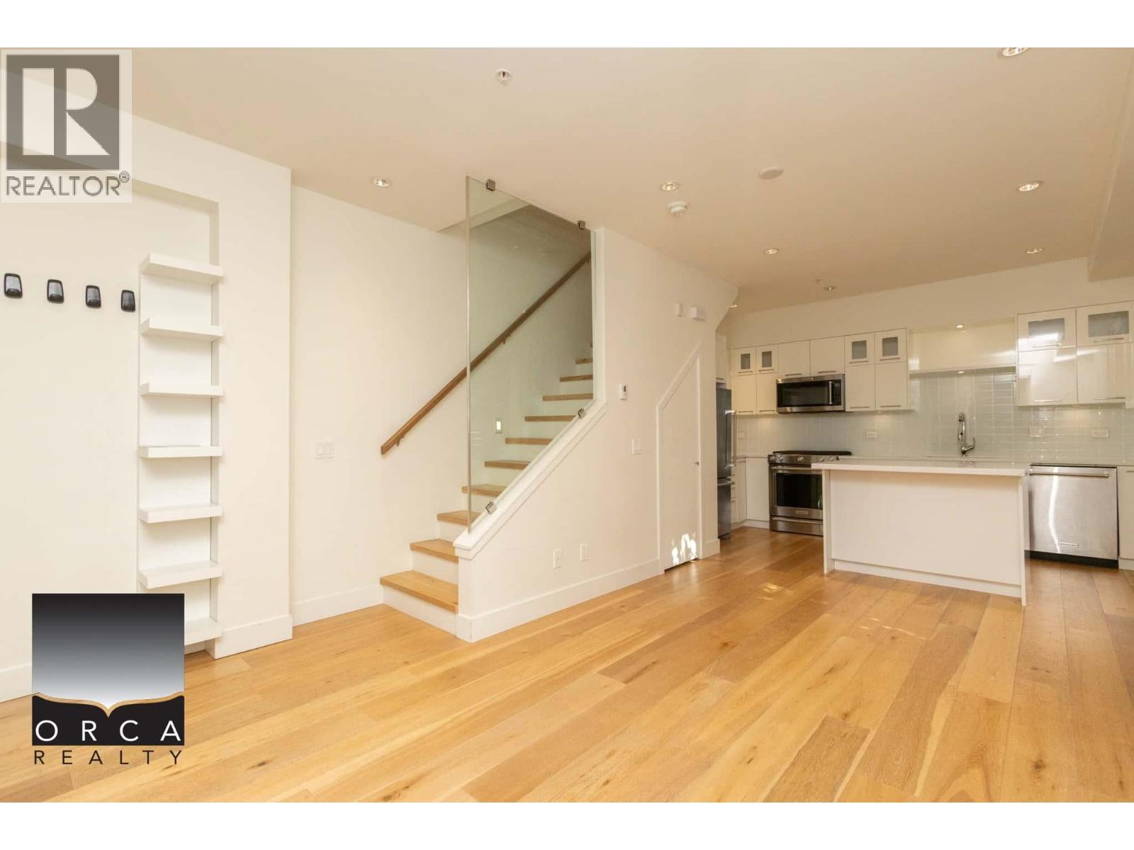 1078 Nicola Street Property Photo 3
