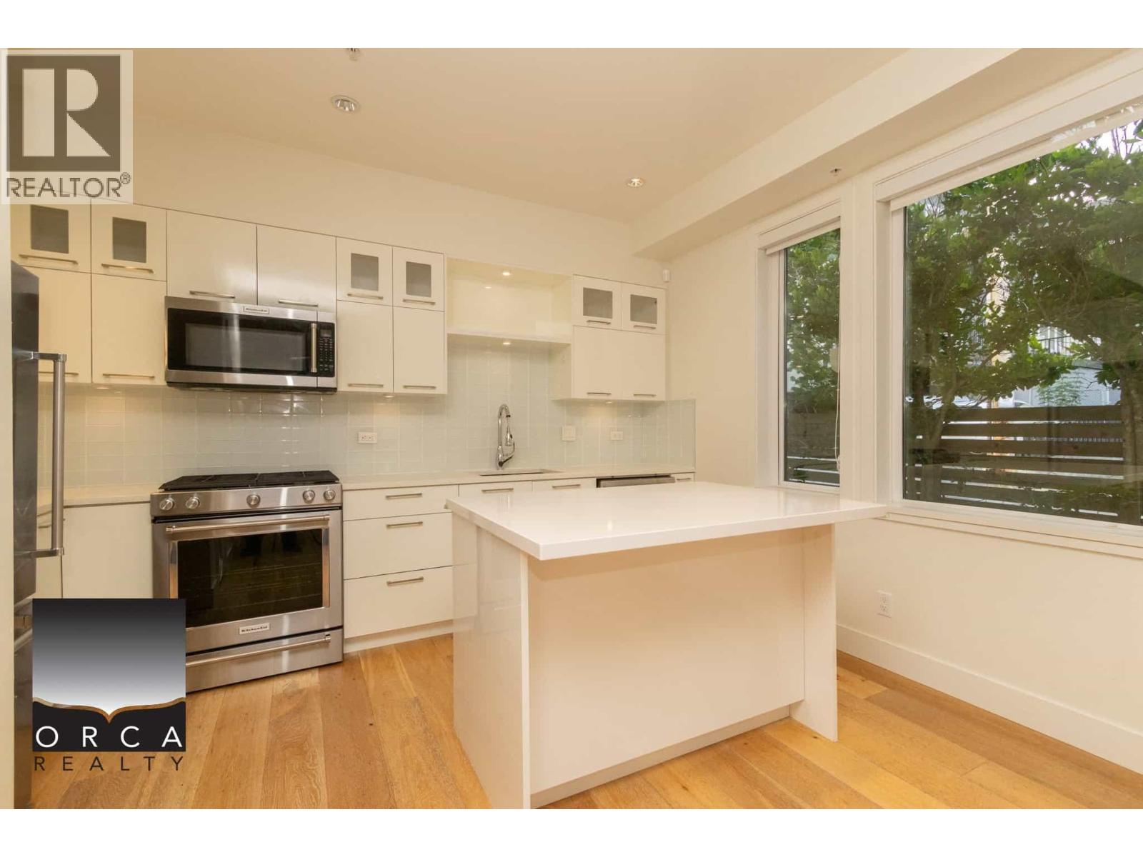 1078 Nicola Street Property Photo 5