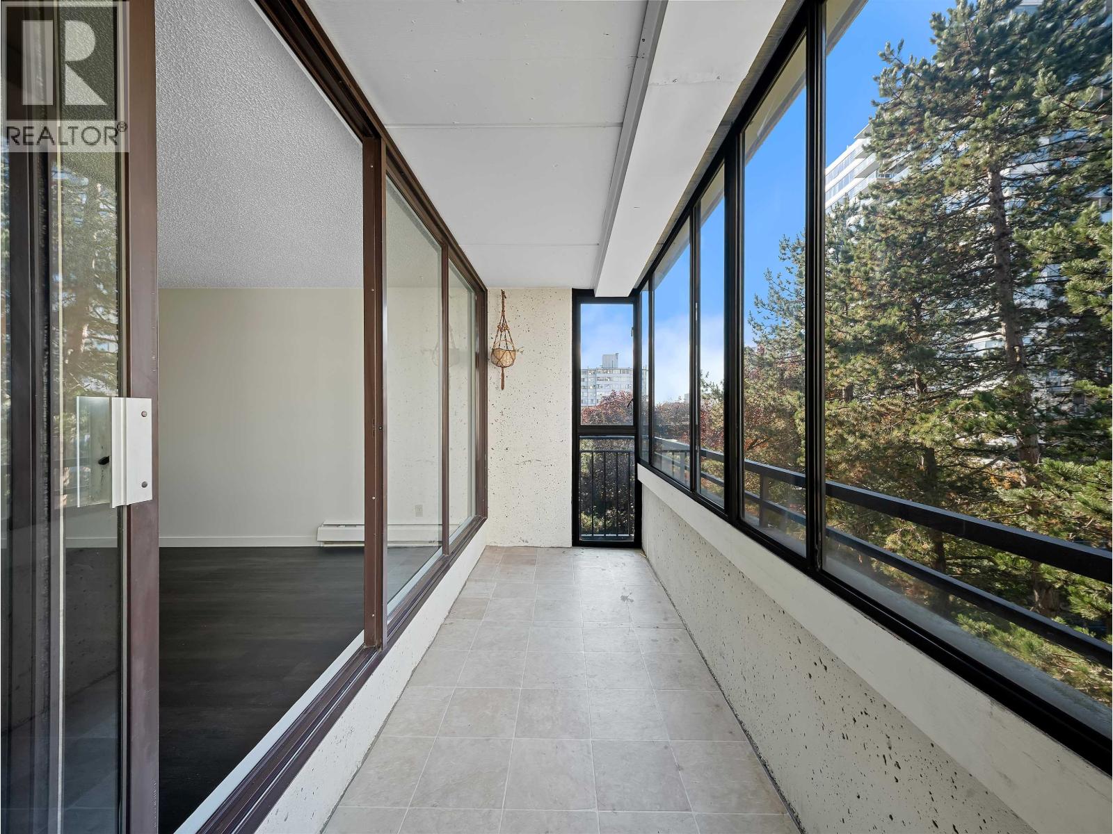 503-504 1725 Pendrell Street Property Photo 4