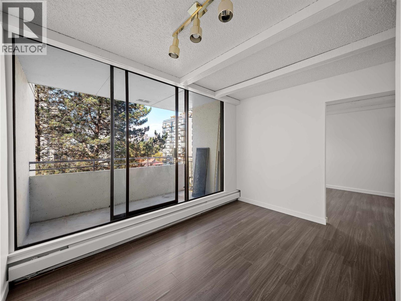 503-504 1725 Pendrell Street Property Photo 8