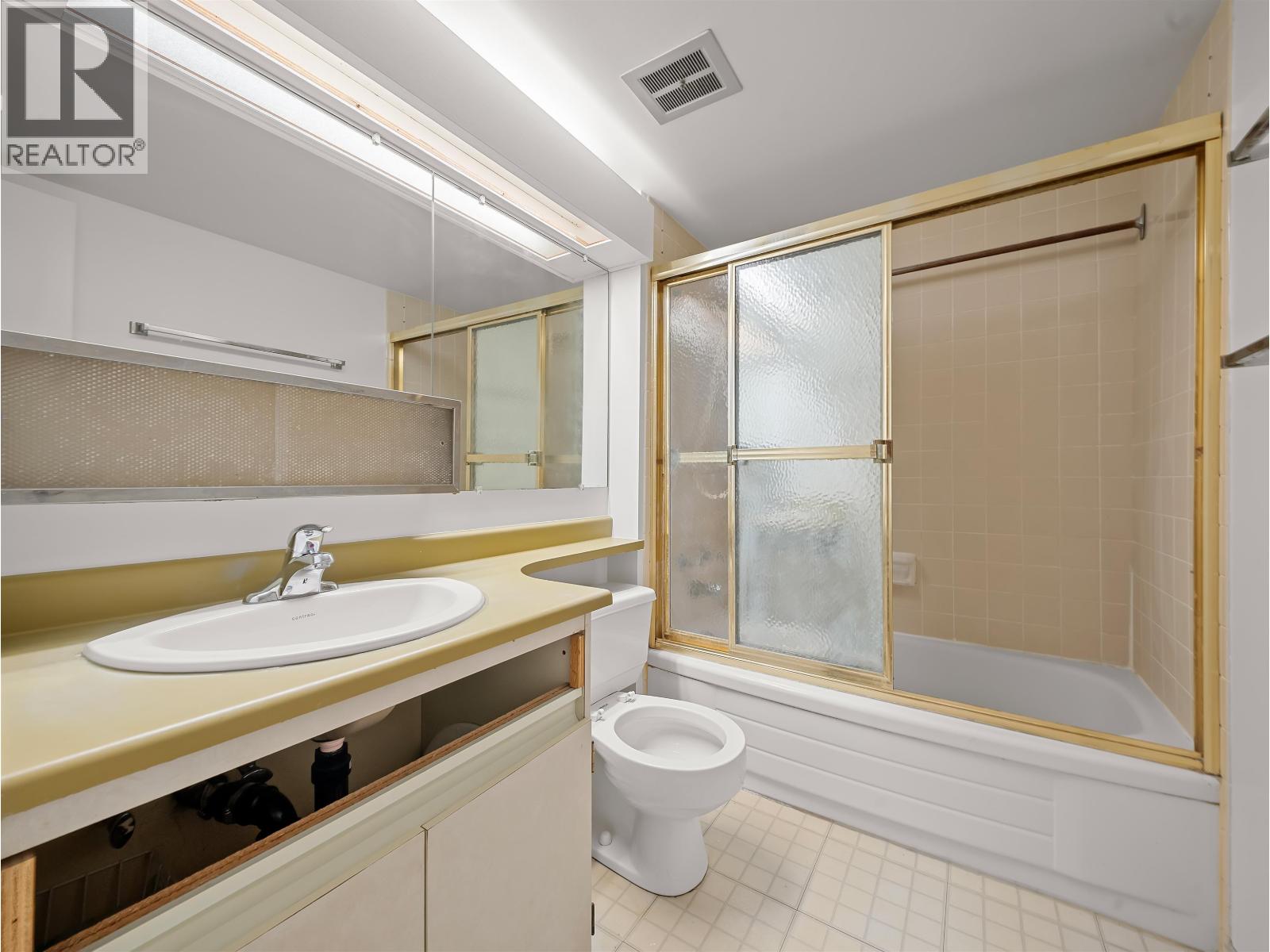 503-504 1725 Pendrell Street Property Photo 14
