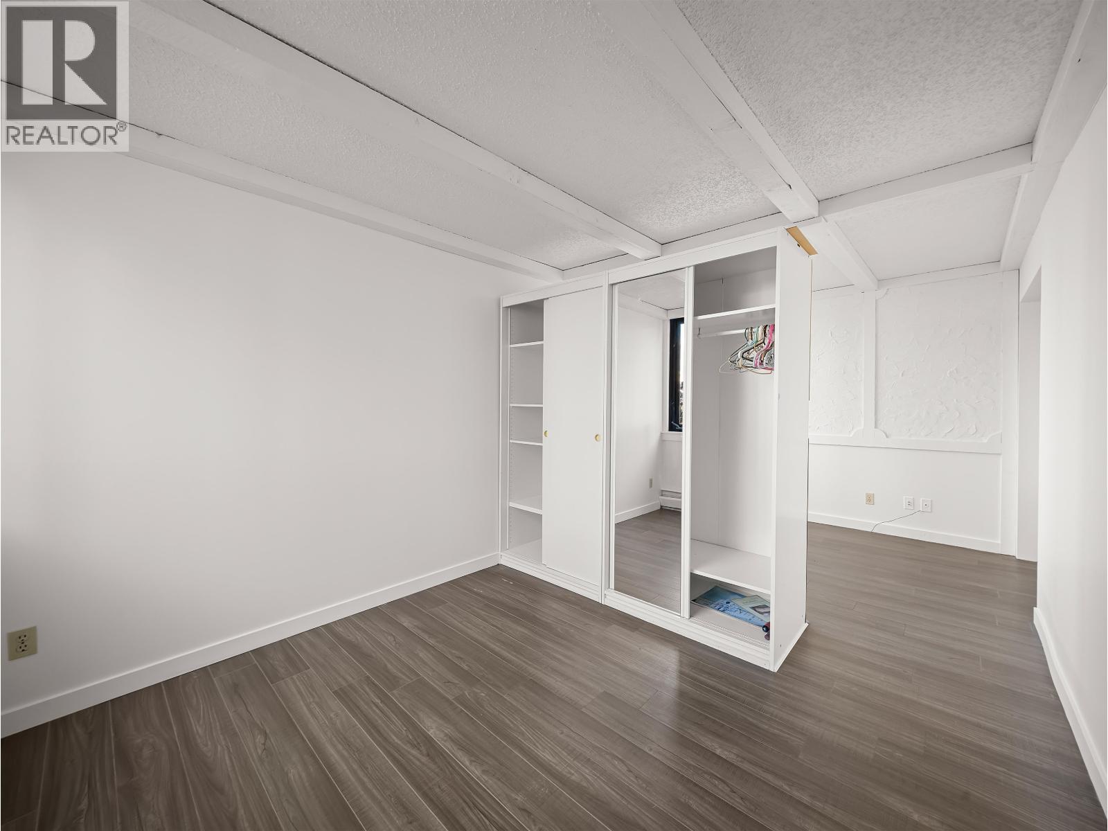 503-504 1725 Pendrell Street Property Photo 16