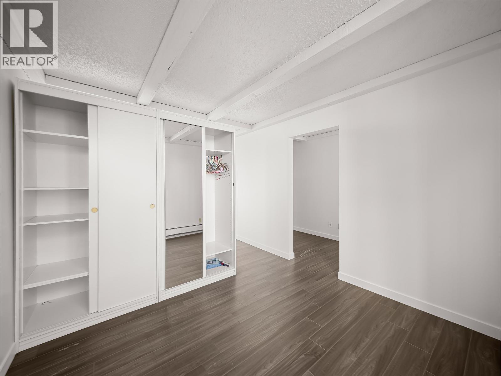503-504 1725 Pendrell Street Property Photo 17