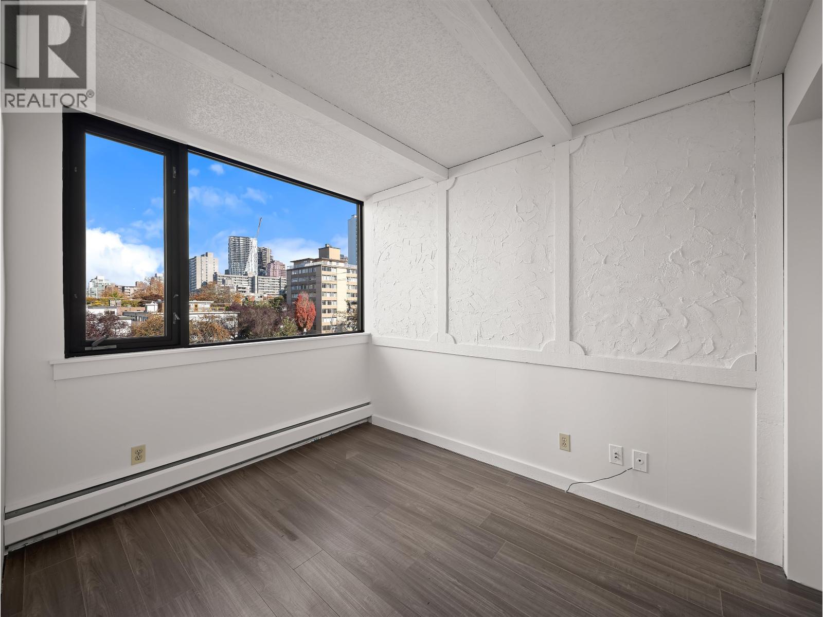 503-504 1725 Pendrell Street Property Photo 18