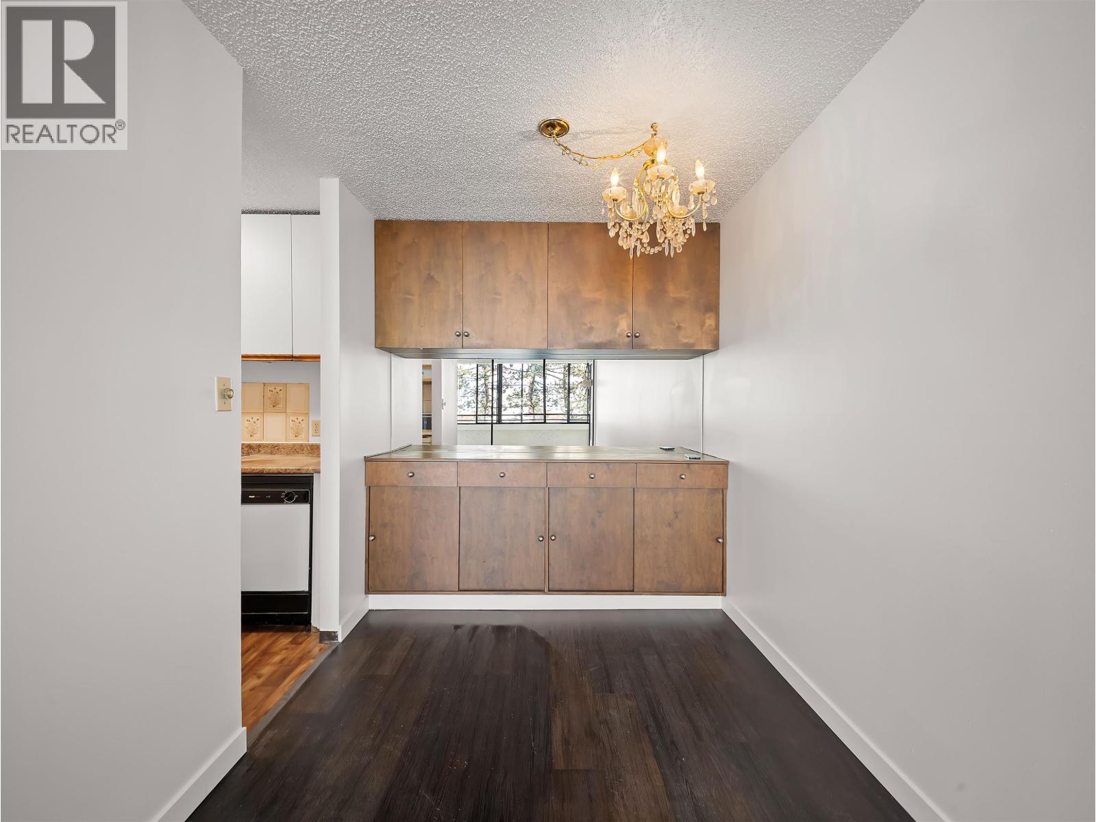 503-504 1725 Pendrell Street Property Photo 26