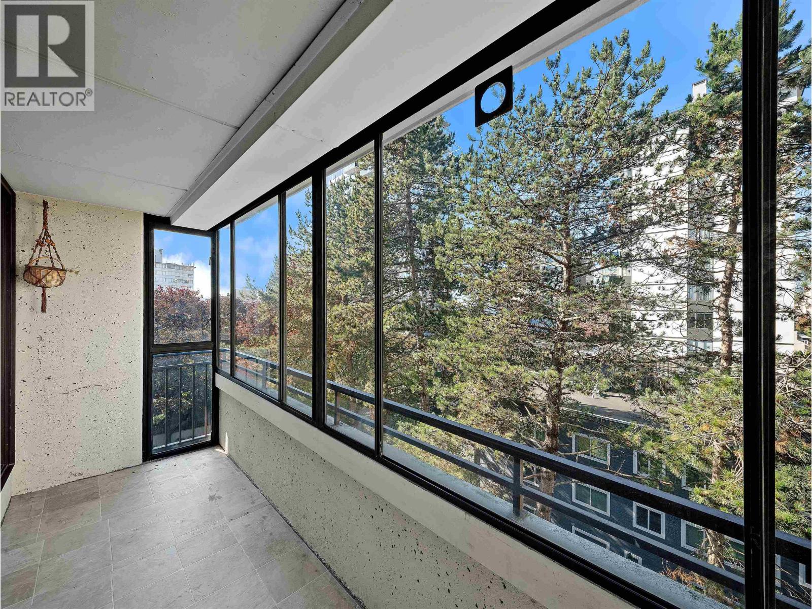 503-504 1725 Pendrell Street Property Photo 28