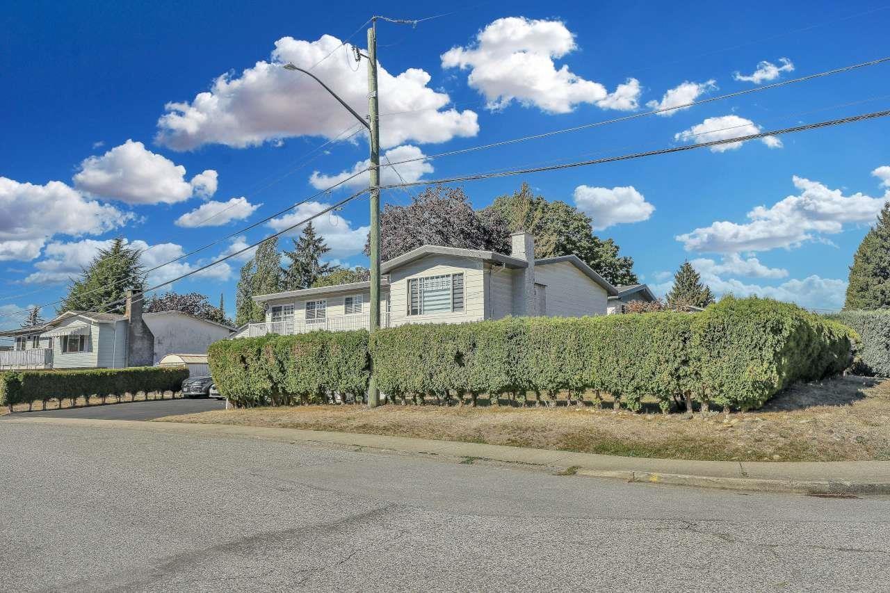 11183 74a Avenue Property Photo 3