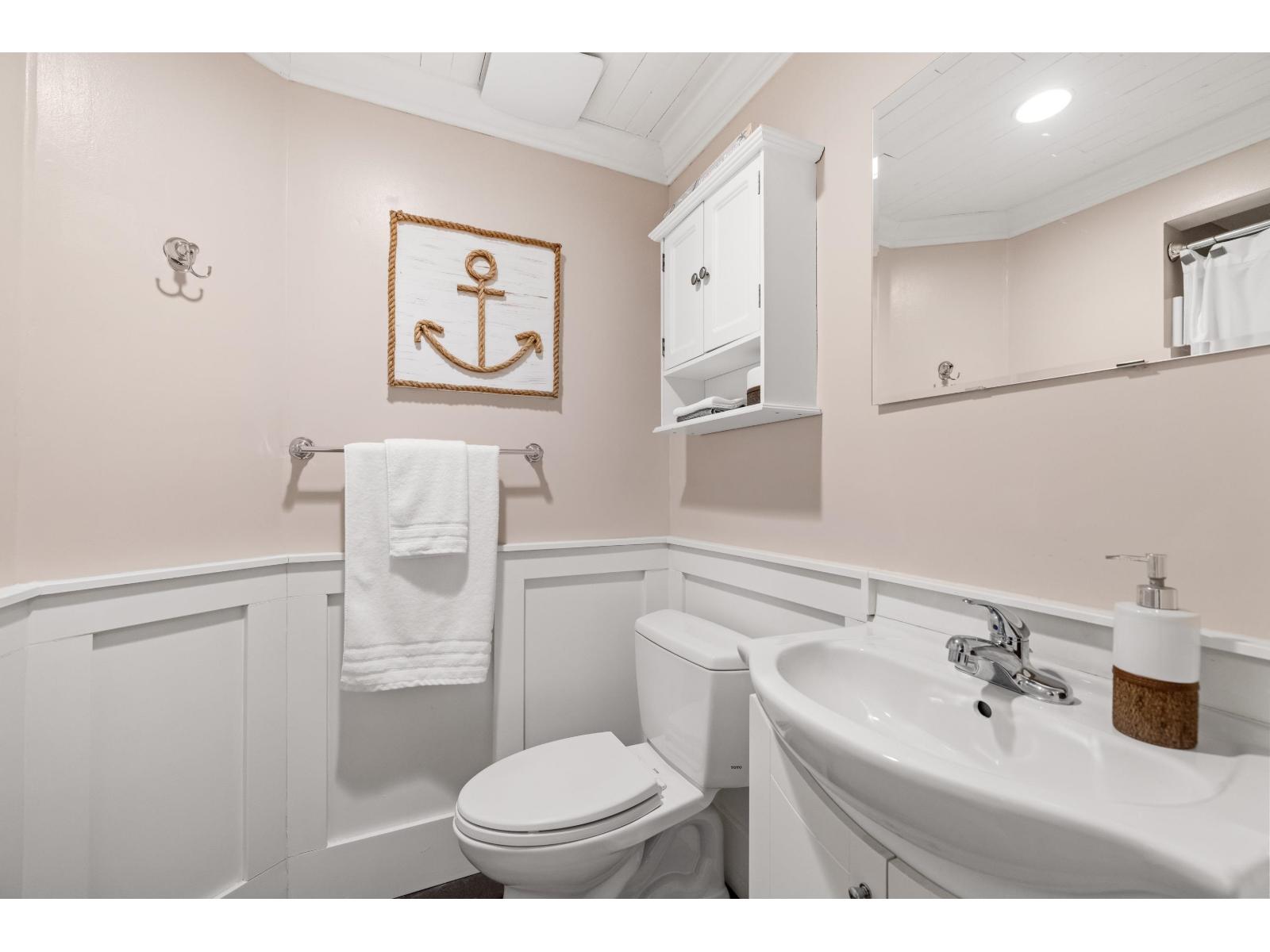 20492 43 Avenue Property Photo 27