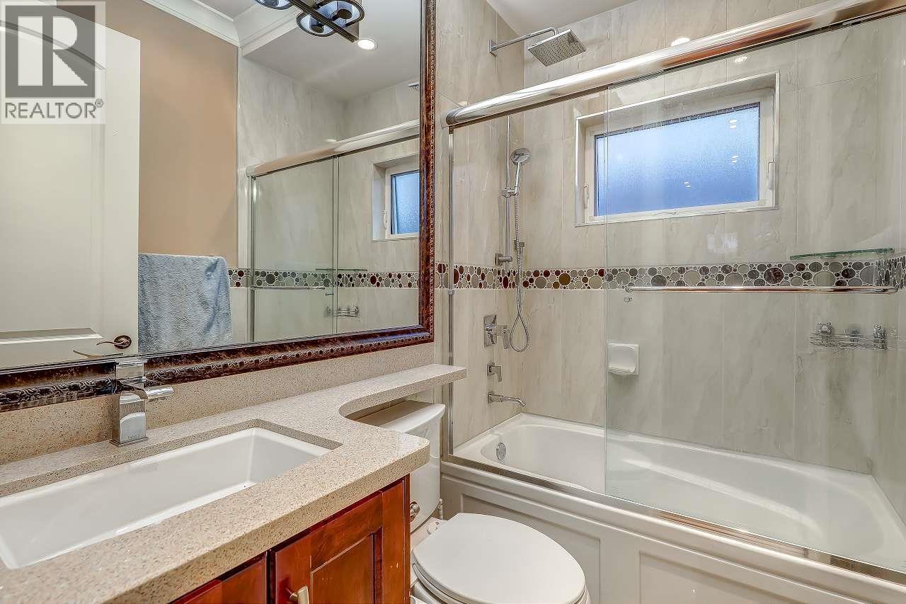 66 W 44th Avenue Property Photo 12