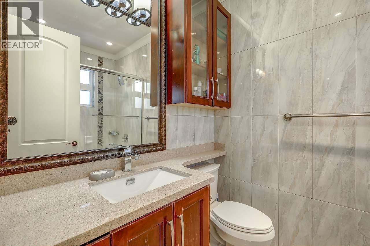 66 W 44th Avenue Property Photo 18