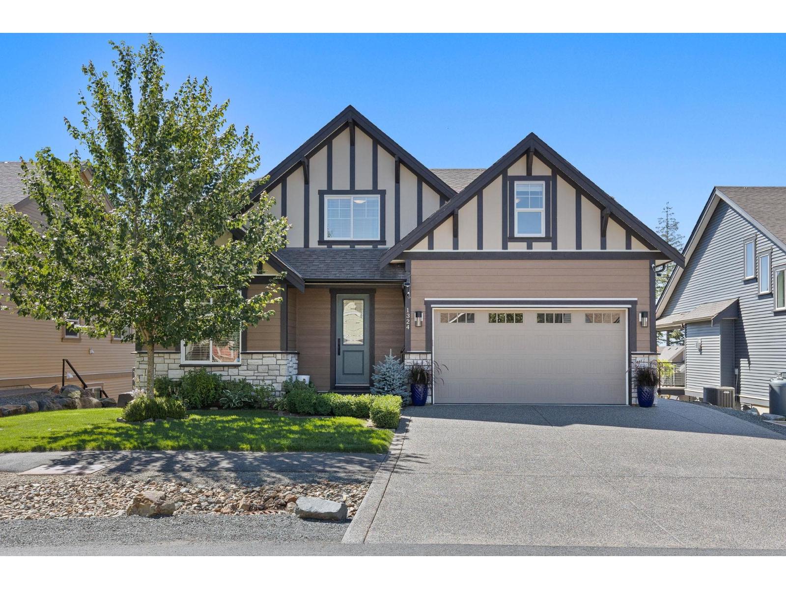 1324 Stromdahl Place Property Photo 1
