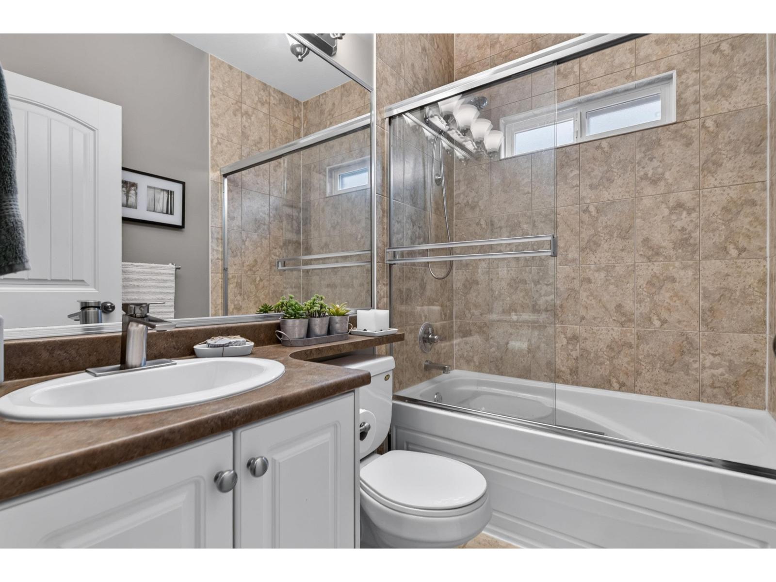 17473 64a Avenue Property Photo 21