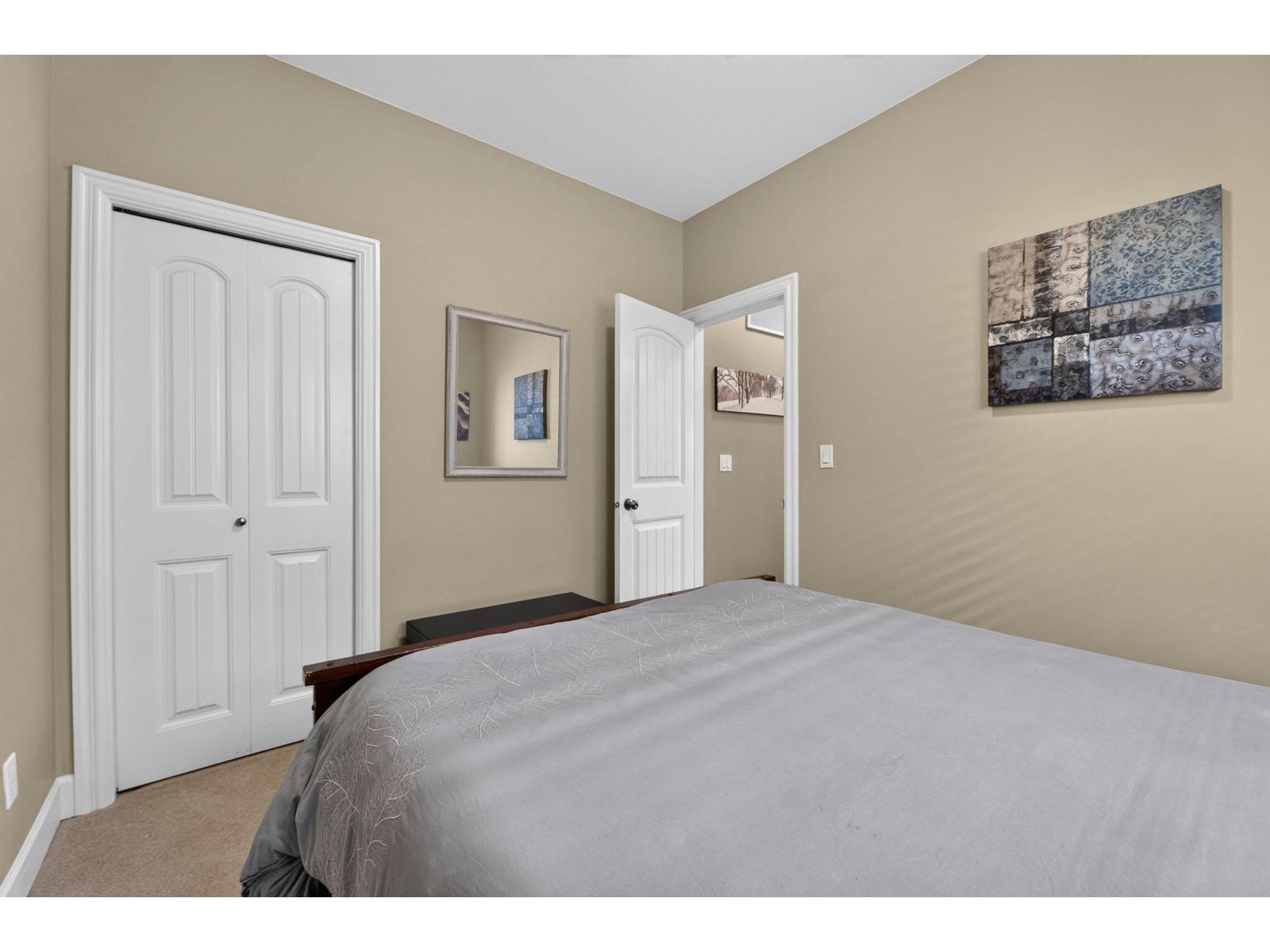 17473 64a Avenue Property Photo 23