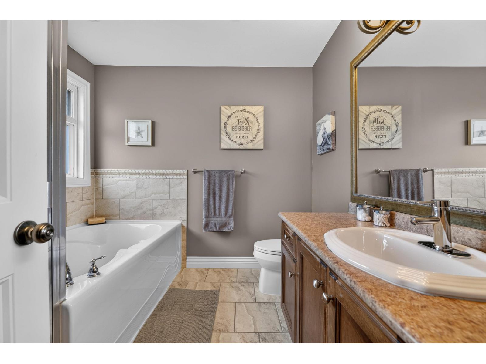 17473 64a Avenue Property Photo 25
