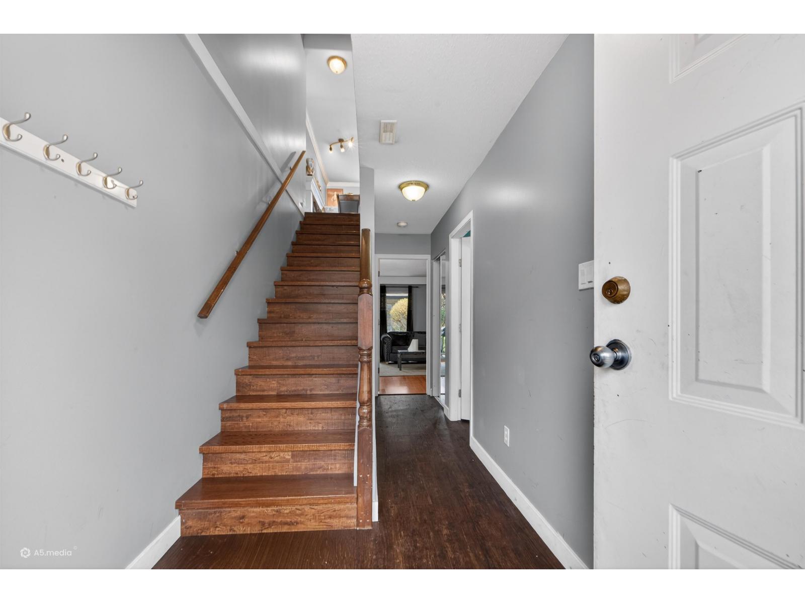 135 3160 Townline Road Property Photo 4