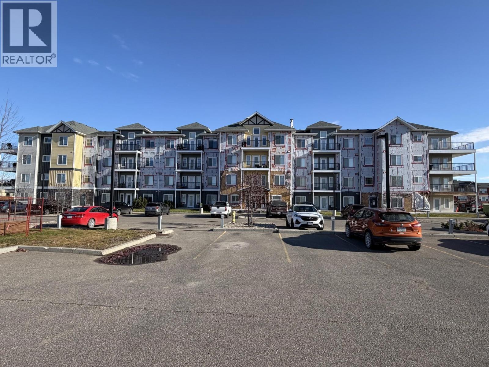 401 11203 105 AVENUE Property Photo 1
