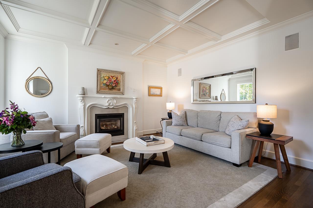 13761 22a Avenue Property Photo 6