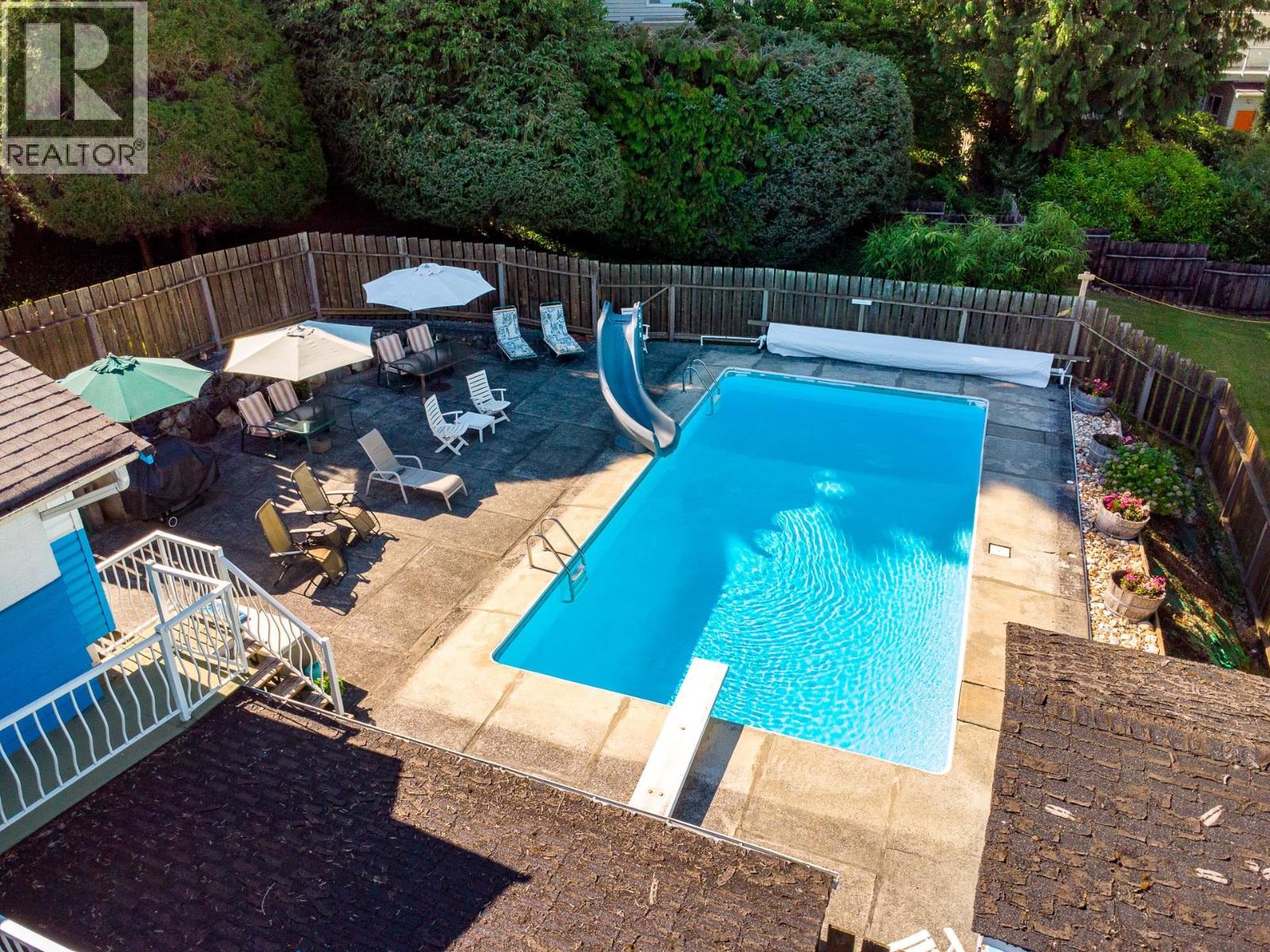 1619 Stella Place Property Photo 3