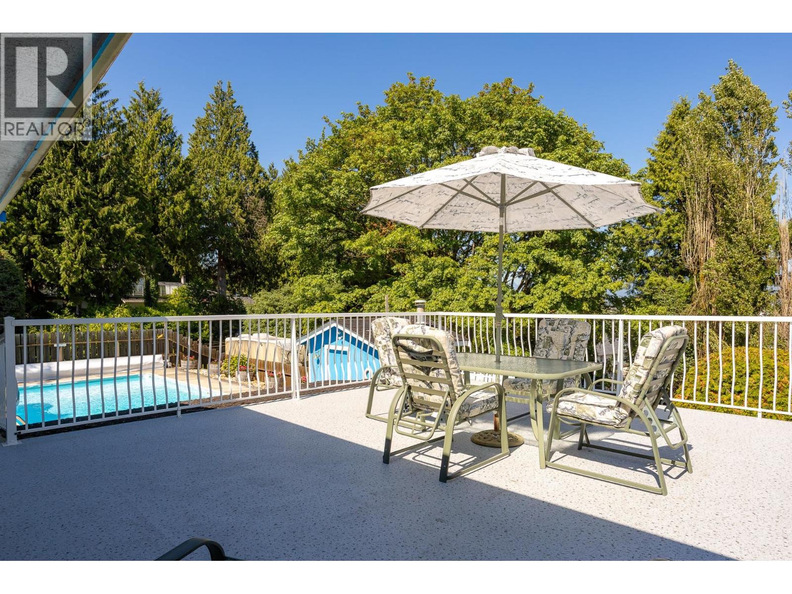 1619 Stella Place Property Photo 4