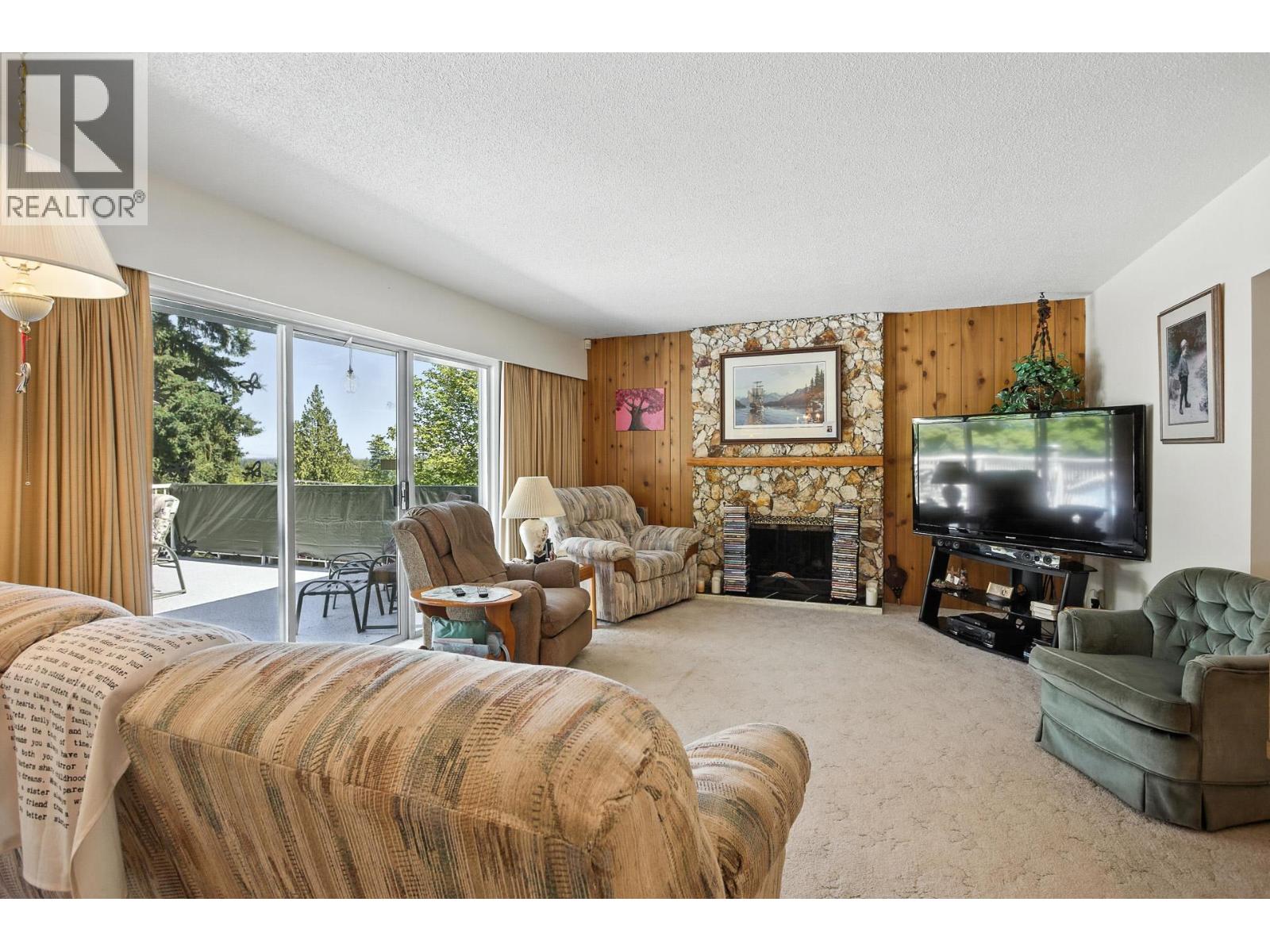 1619 Stella Place Property Photo 14
