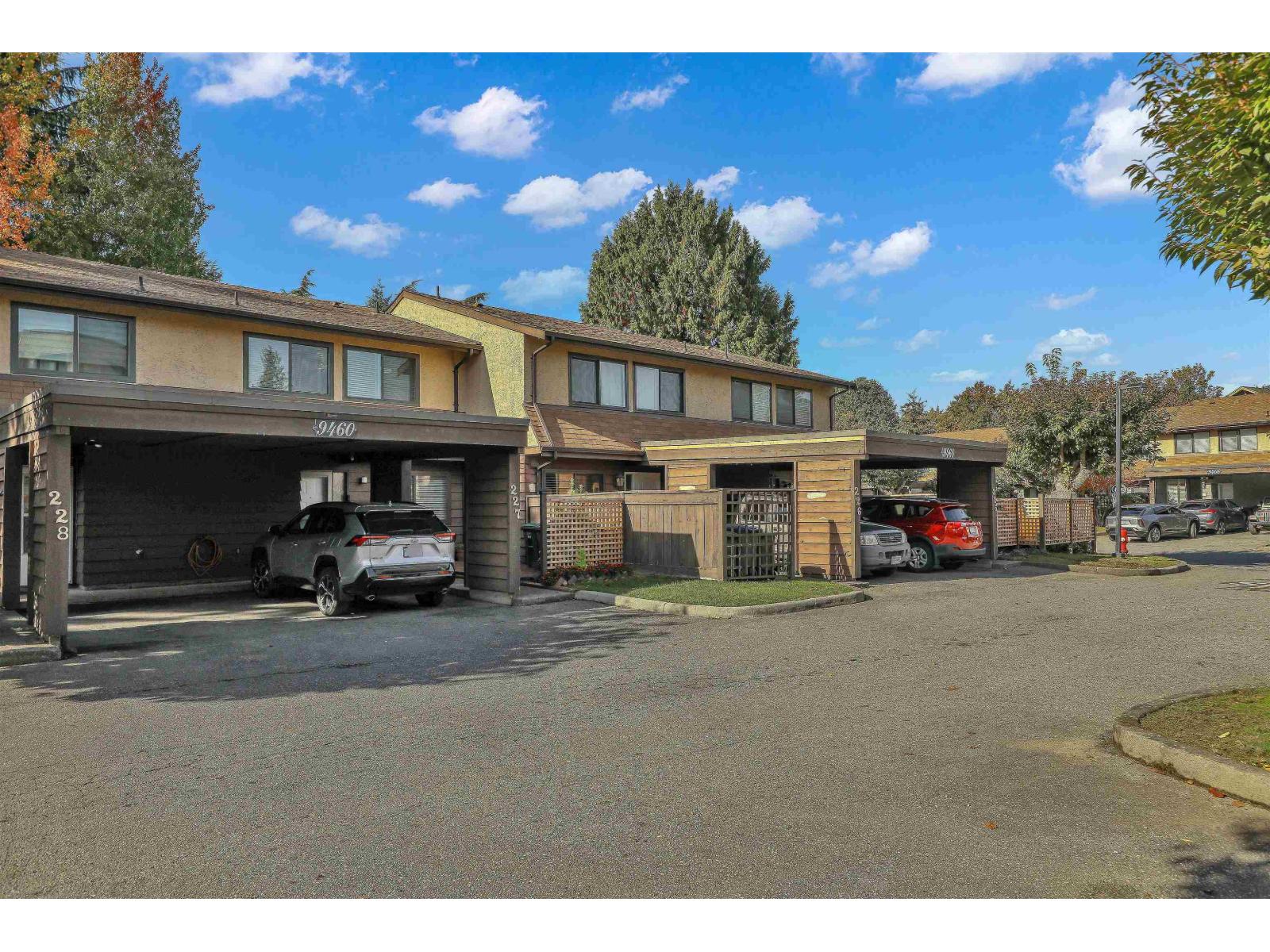 227 9460 Prince Charles Boulevard Property Photo 6