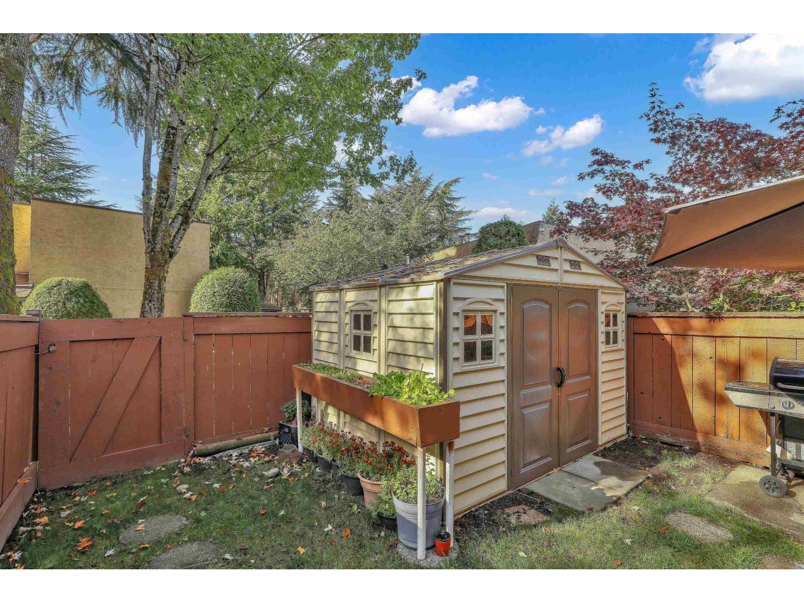 227 9460 Prince Charles Boulevard Property Photo 8
