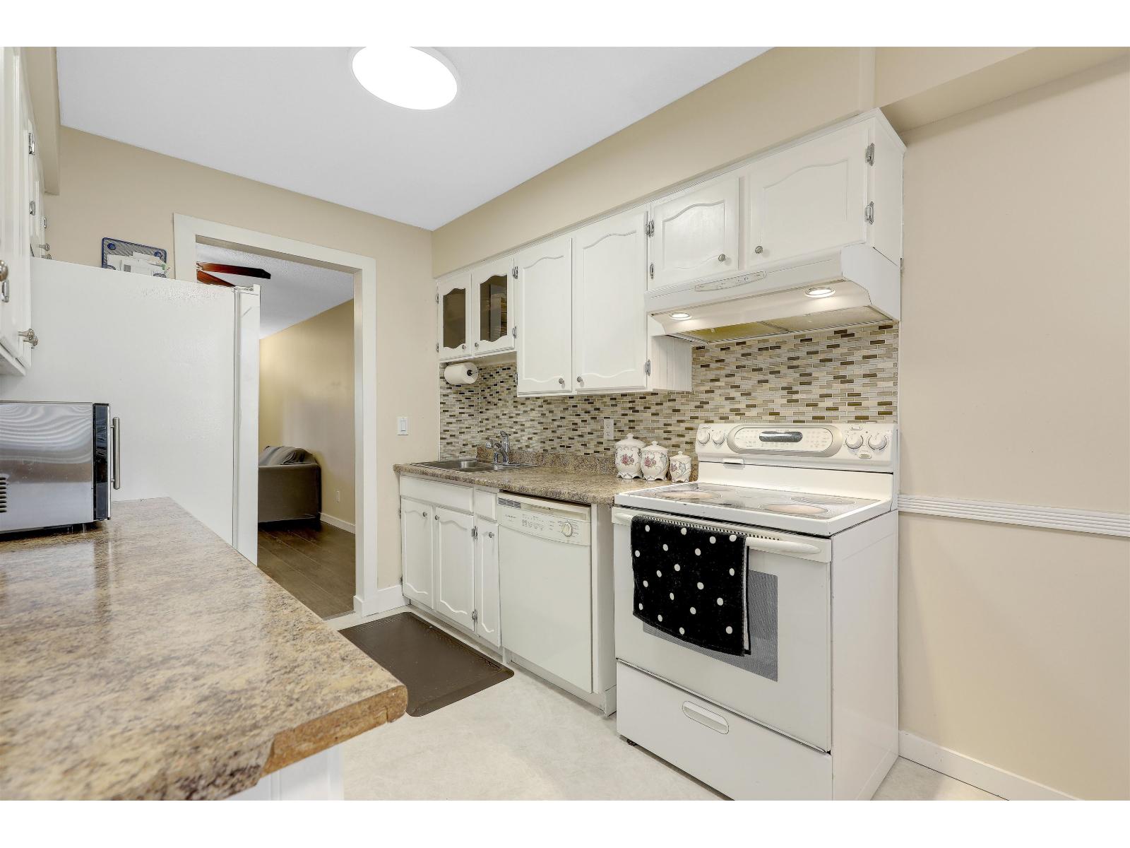 227 9460 Prince Charles Boulevard Property Photo 23