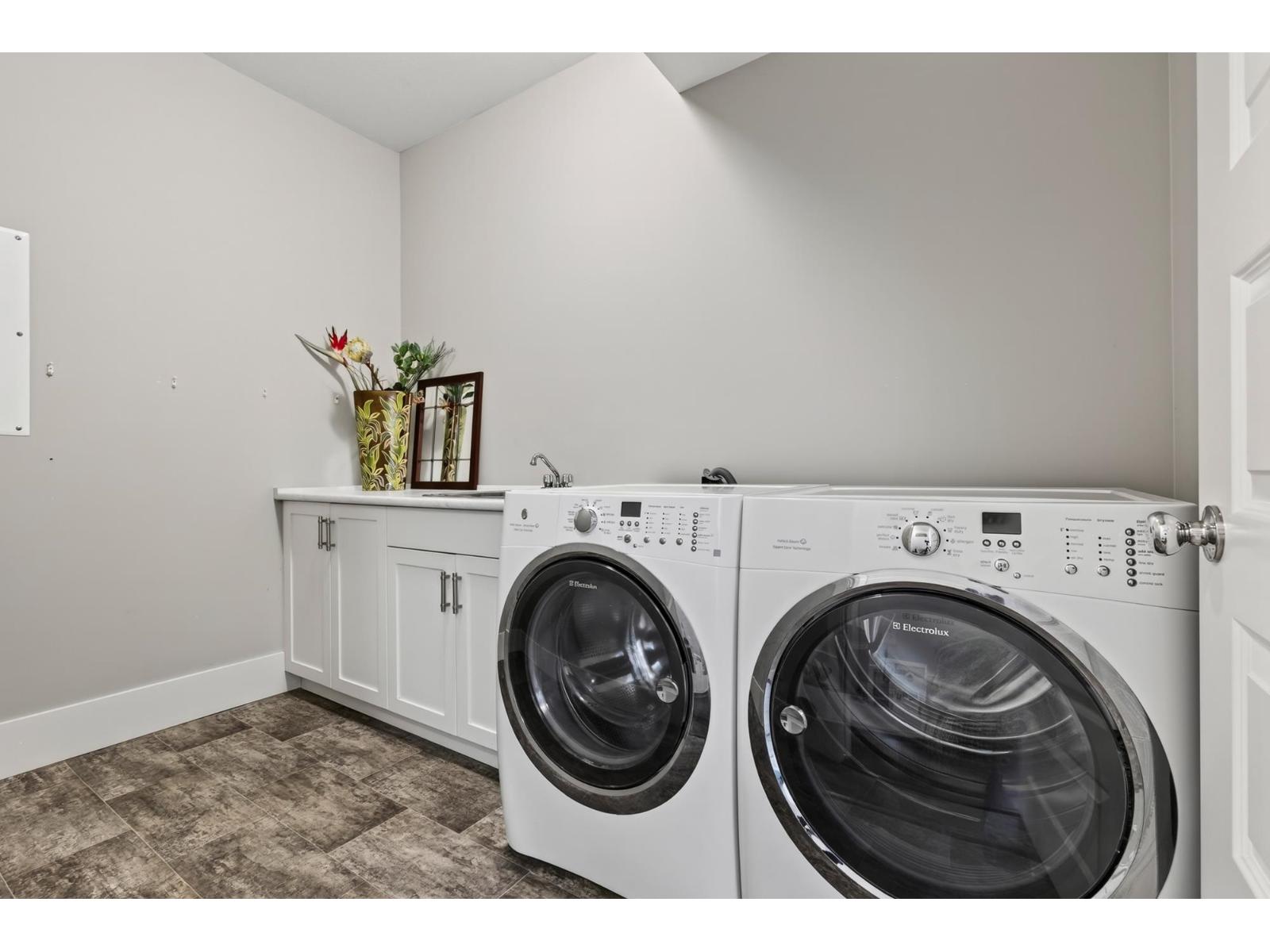 10166 Williams Road #3 Property Photo 32