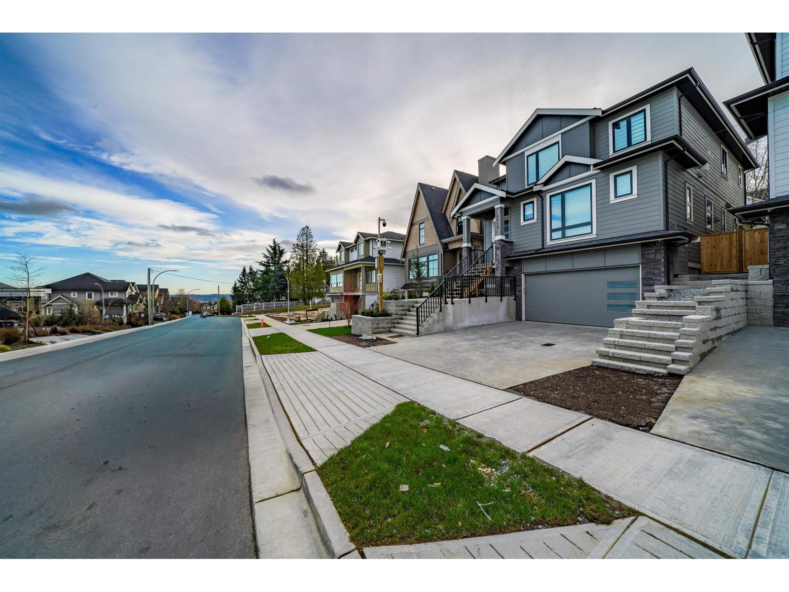 6919 205 Street Property Photo 2