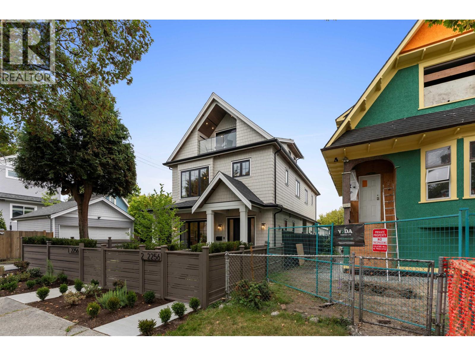 1 2256 E Pender Street Property Photo 3