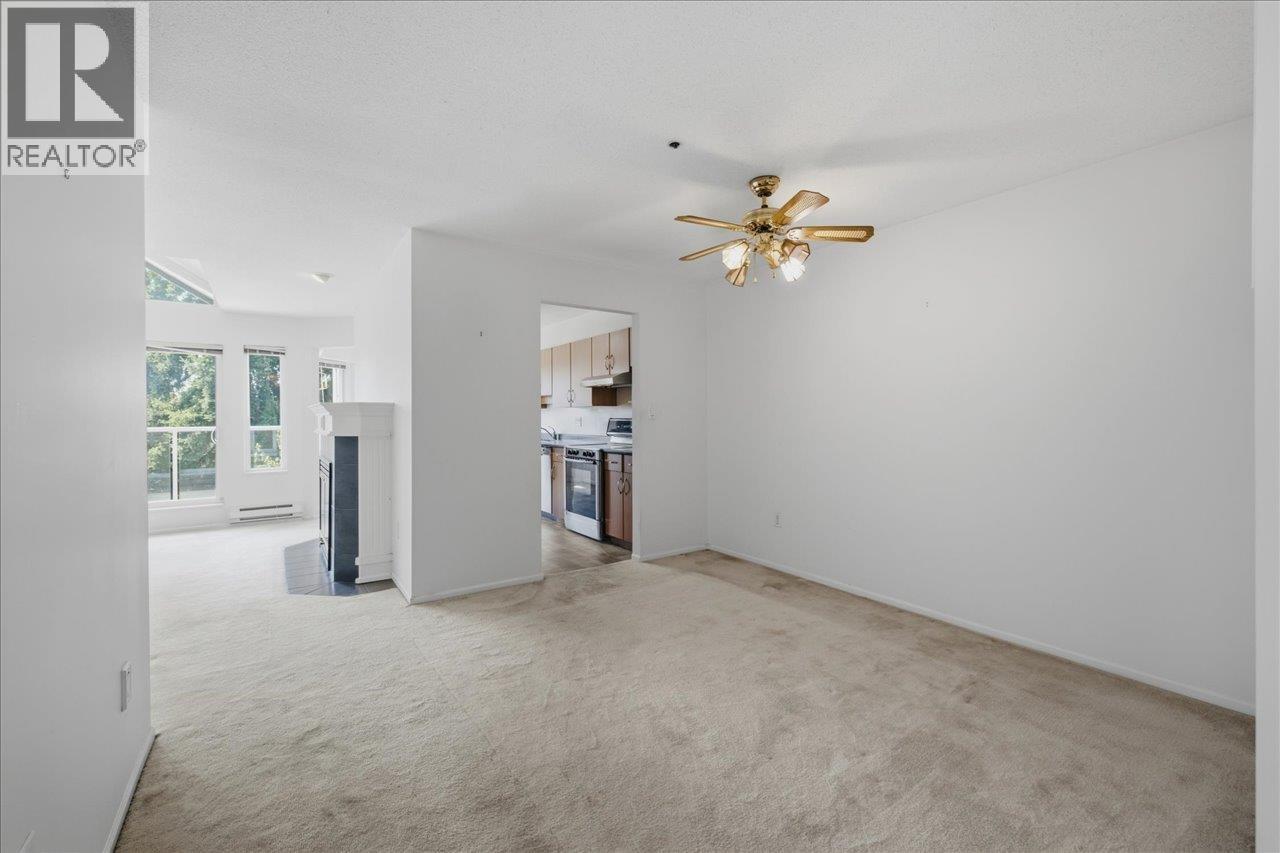 303 2250 Se Marine Drive Property Photo 10