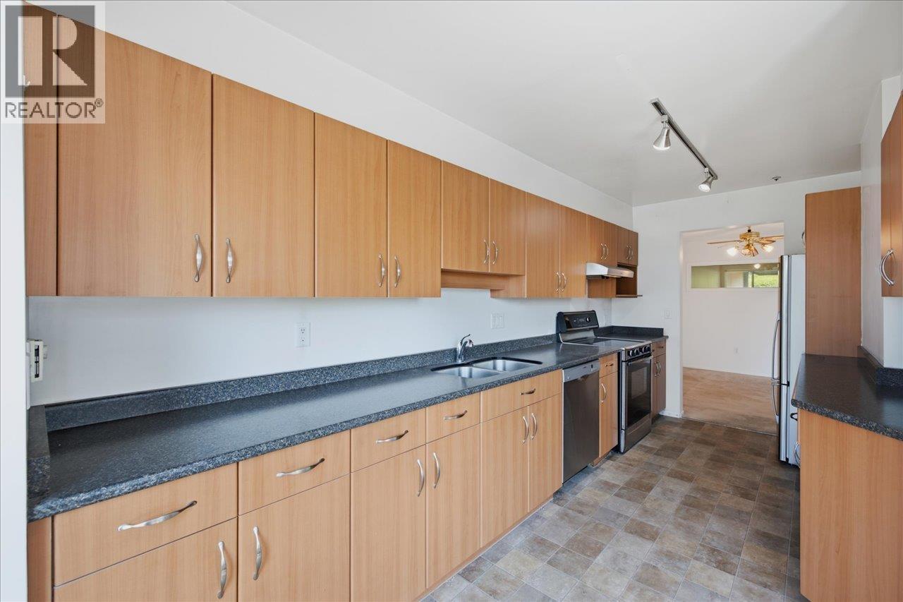 303 2250 Se Marine Drive Property Photo 13