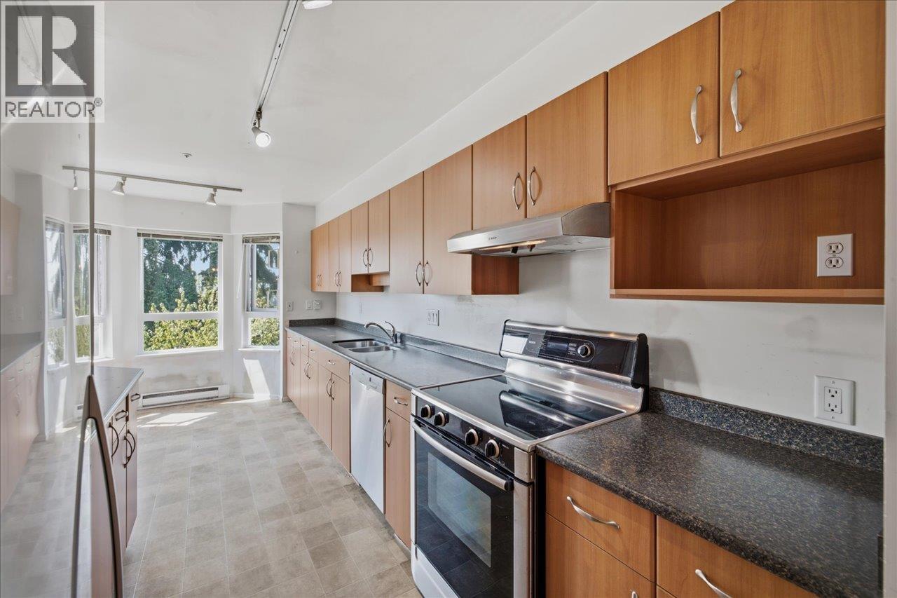 303 2250 Se Marine Drive Property Photo 14