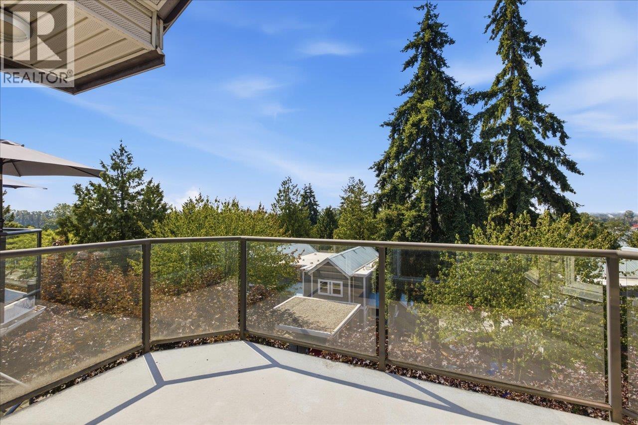 303 2250 Se Marine Drive Property Photo 16