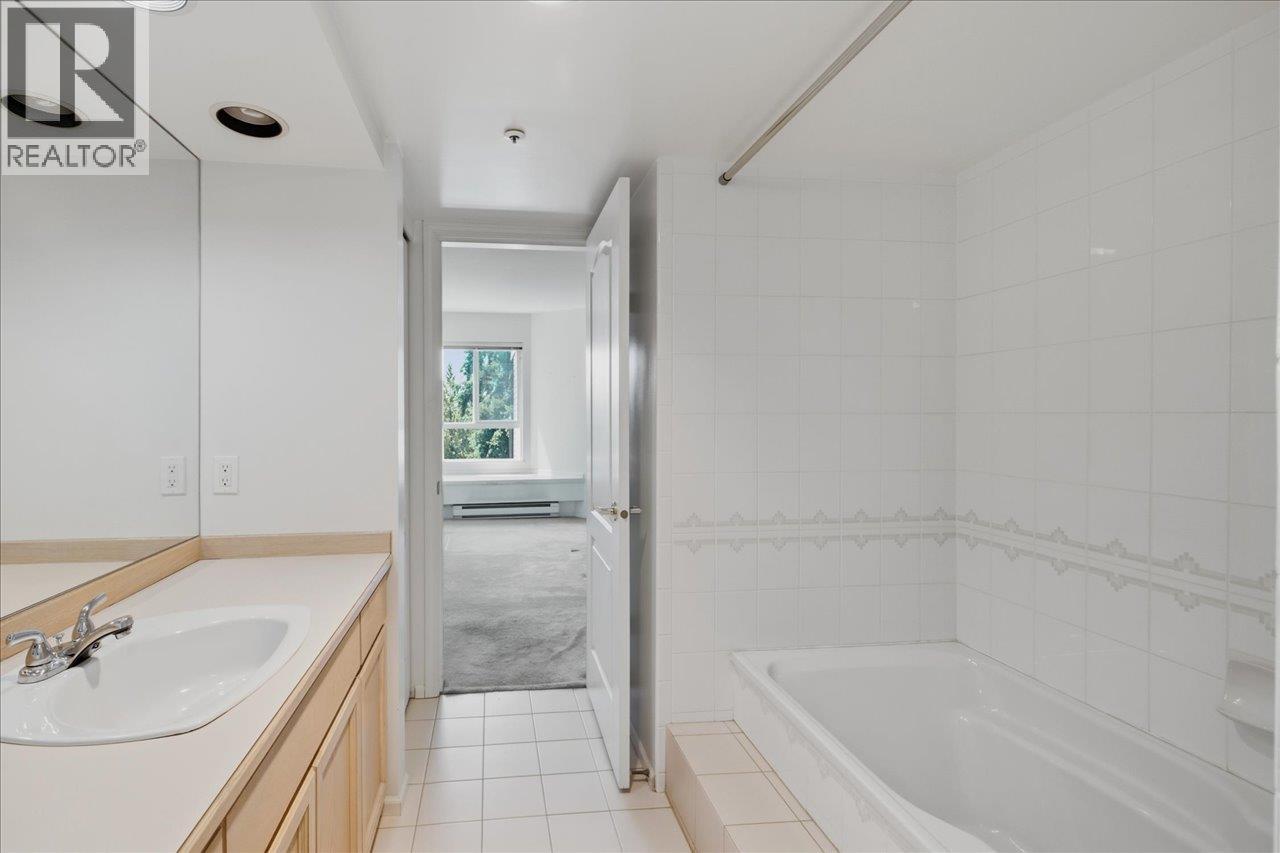 303 2250 Se Marine Drive Property Photo 23