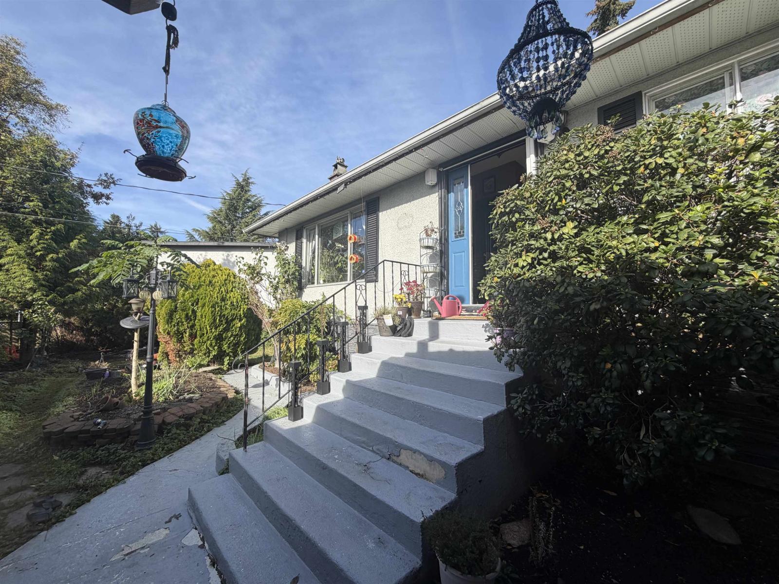 12585 100 Avenue Property Photo 2