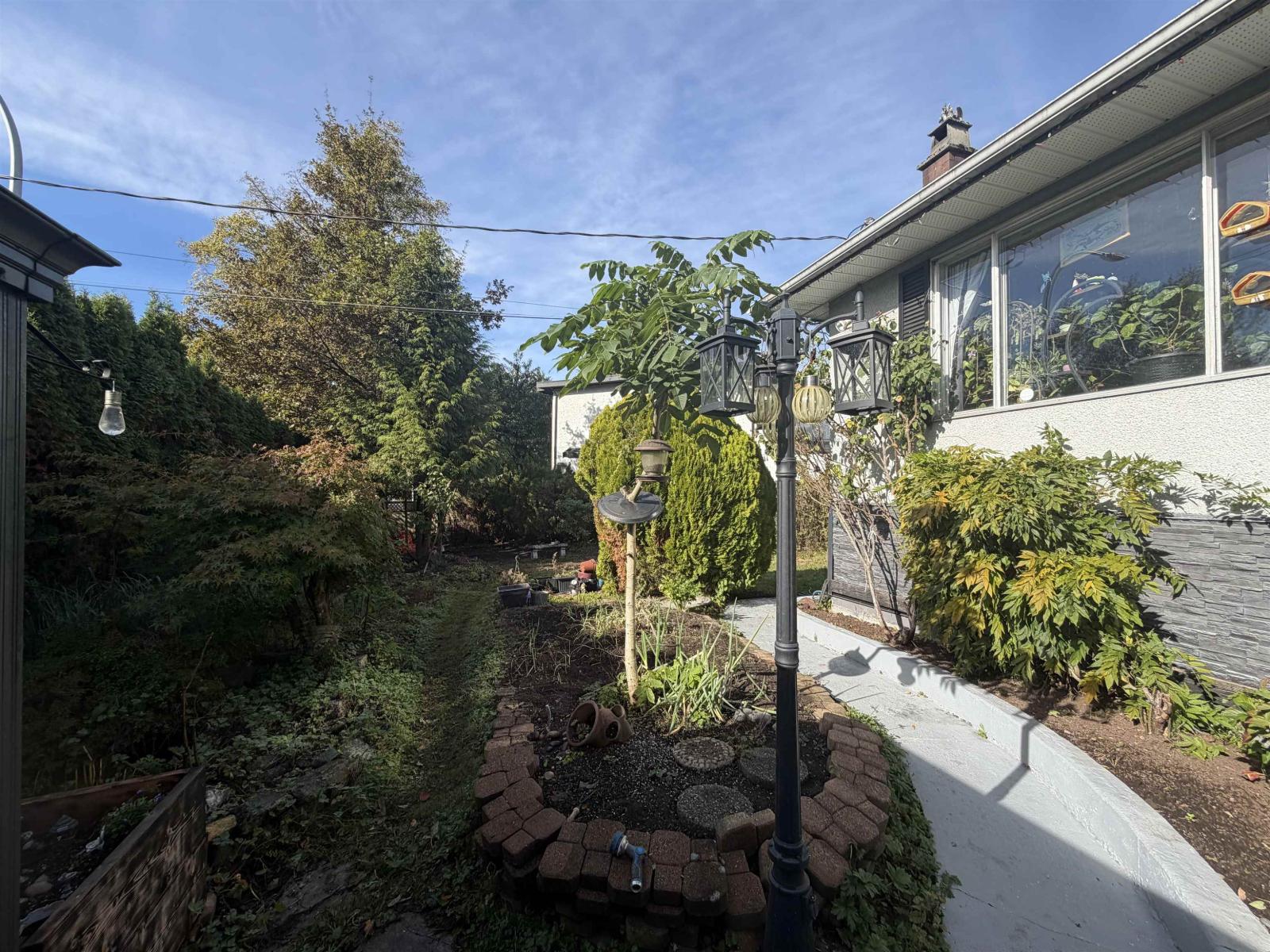 12585 100 Avenue Property Photo 4