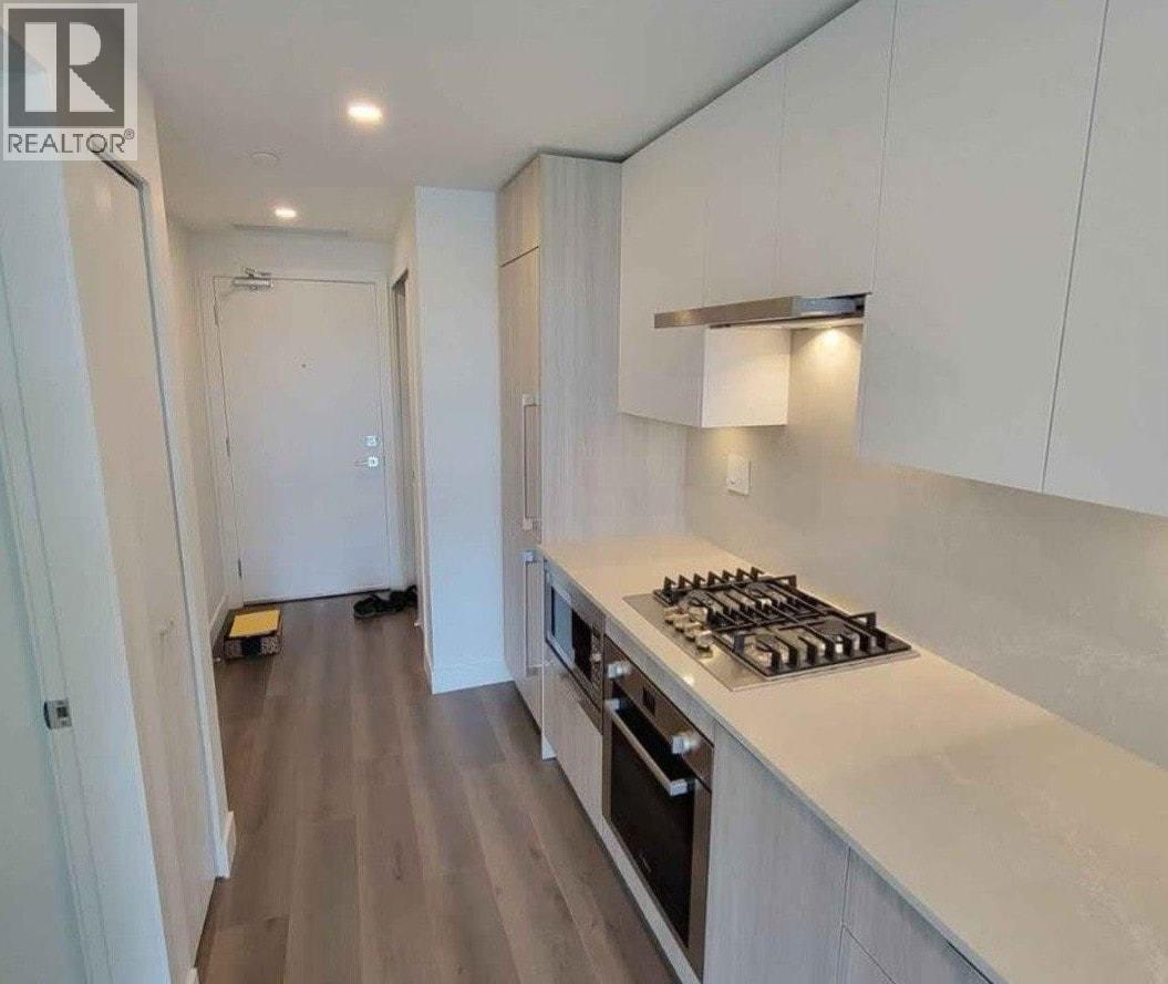1008 901 Lougheed Highway Property Photo 1