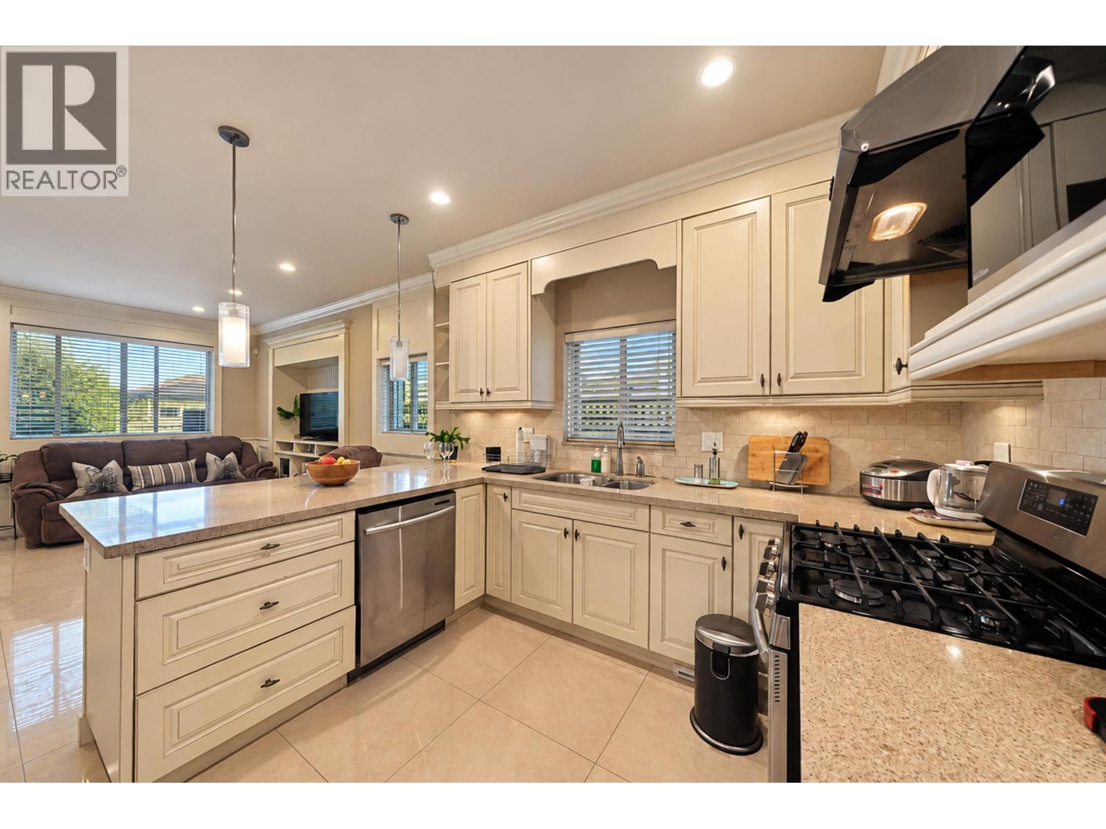 11531 Williams Road Property Photo 10