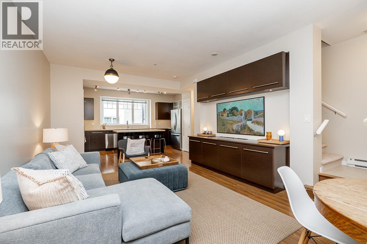 3826 Welwyn Street Property Photo 2