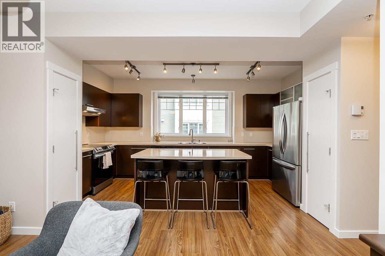 3826 Welwyn Street Property Photo 6